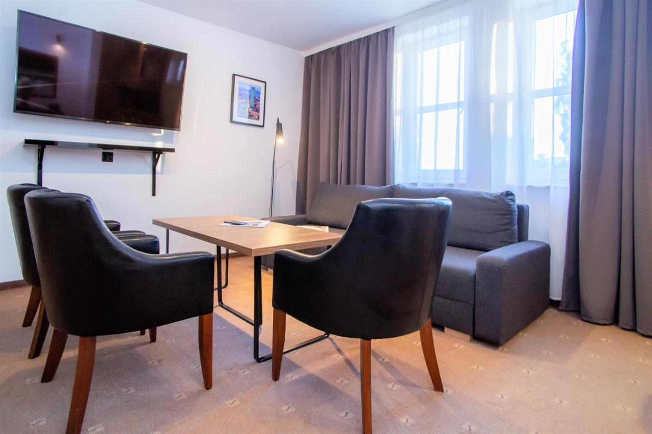 - Aparthotel Warschau