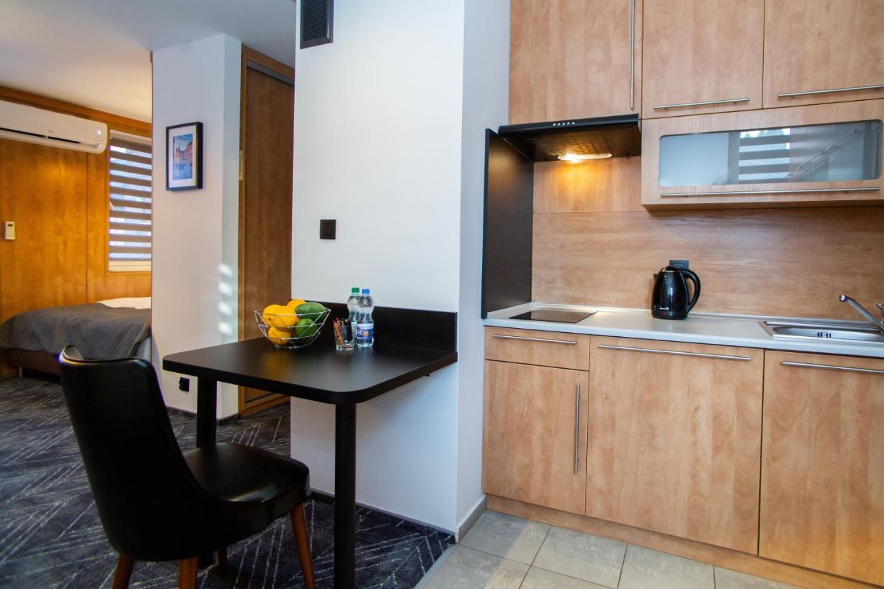 - Aparthotel Varsavia