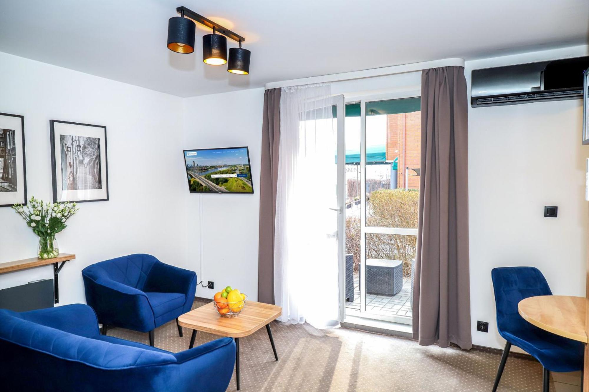 - Aparthotel